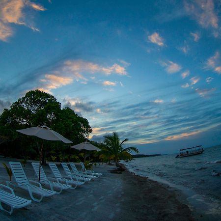 Amatique Bay Hotel Puerto Barrios Dış mekan fotoğraf