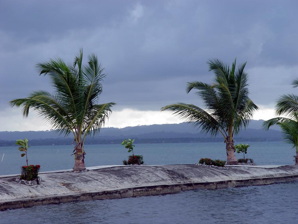 Amatique Bay Hotel Puerto Barrios Dış mekan fotoğraf