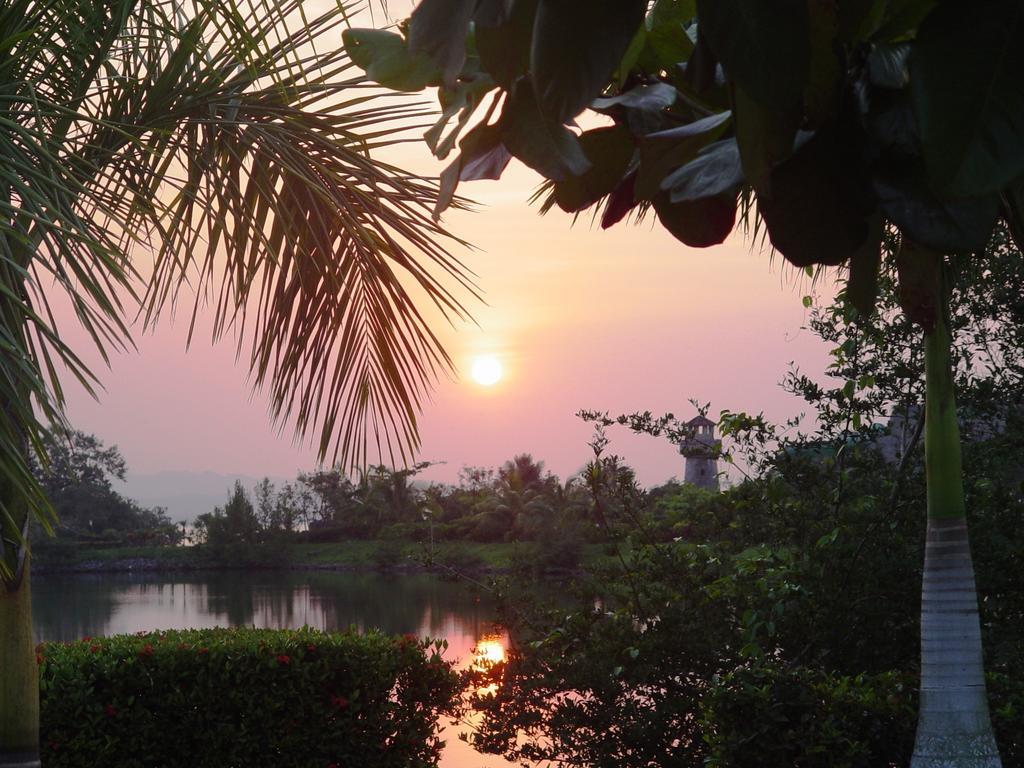 Amatique Bay Hotel Puerto Barrios Dış mekan fotoğraf