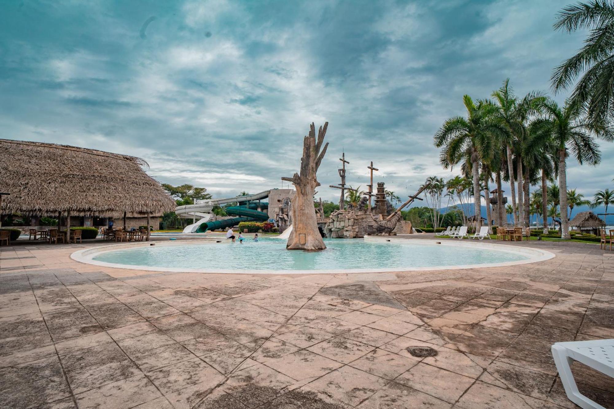 Amatique Bay Hotel Puerto Barrios Dış mekan fotoğraf