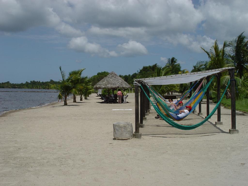 Amatique Bay Hotel Puerto Barrios Dış mekan fotoğraf