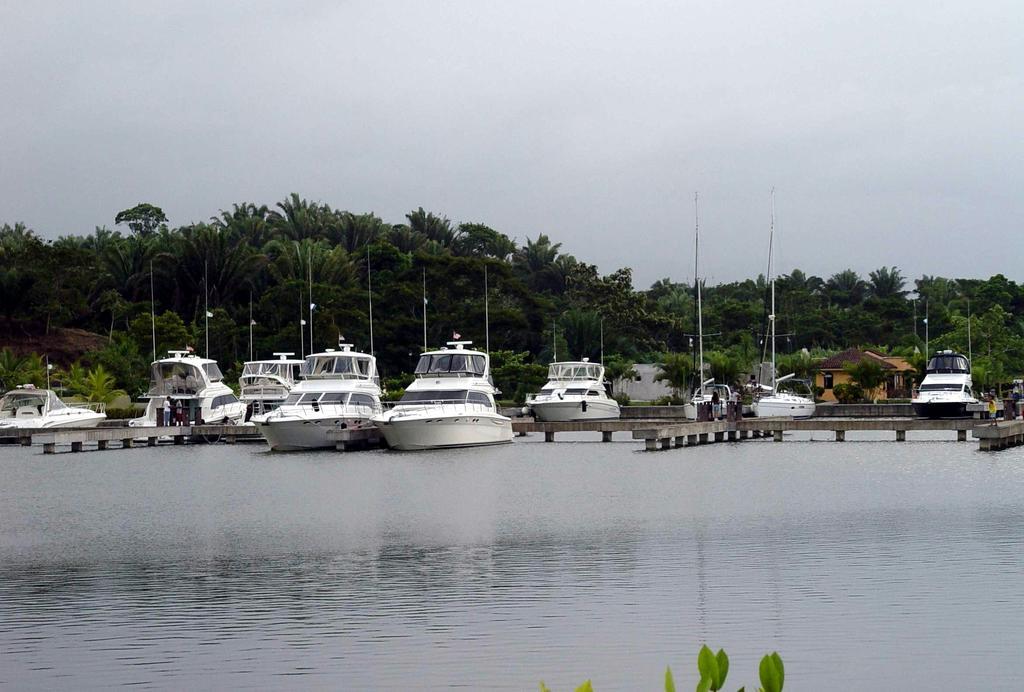 Amatique Bay Hotel Puerto Barrios Dış mekan fotoğraf